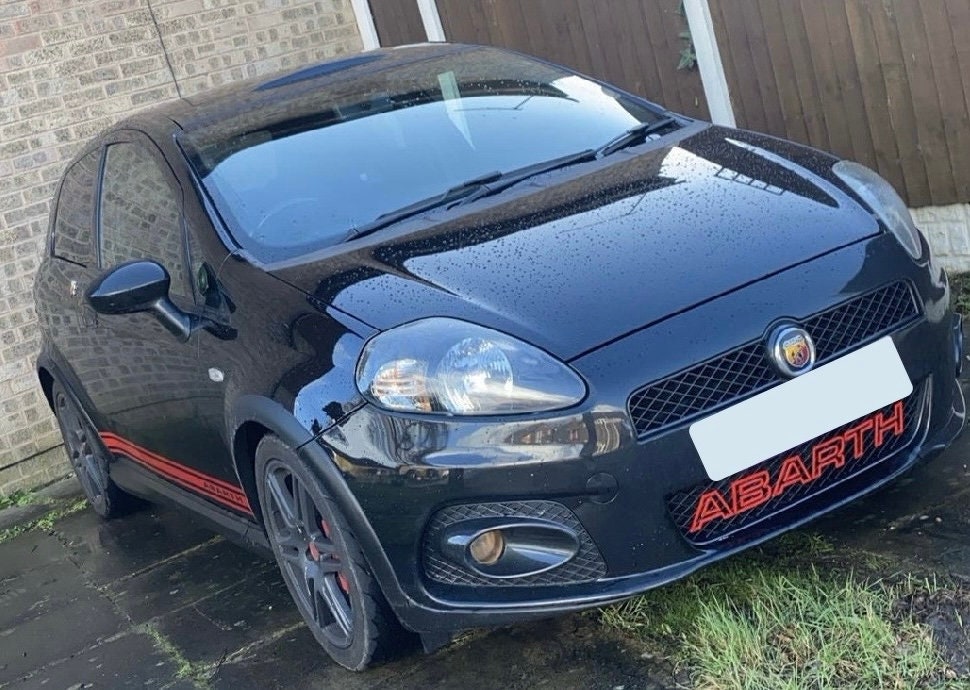 Abarth grille letters
